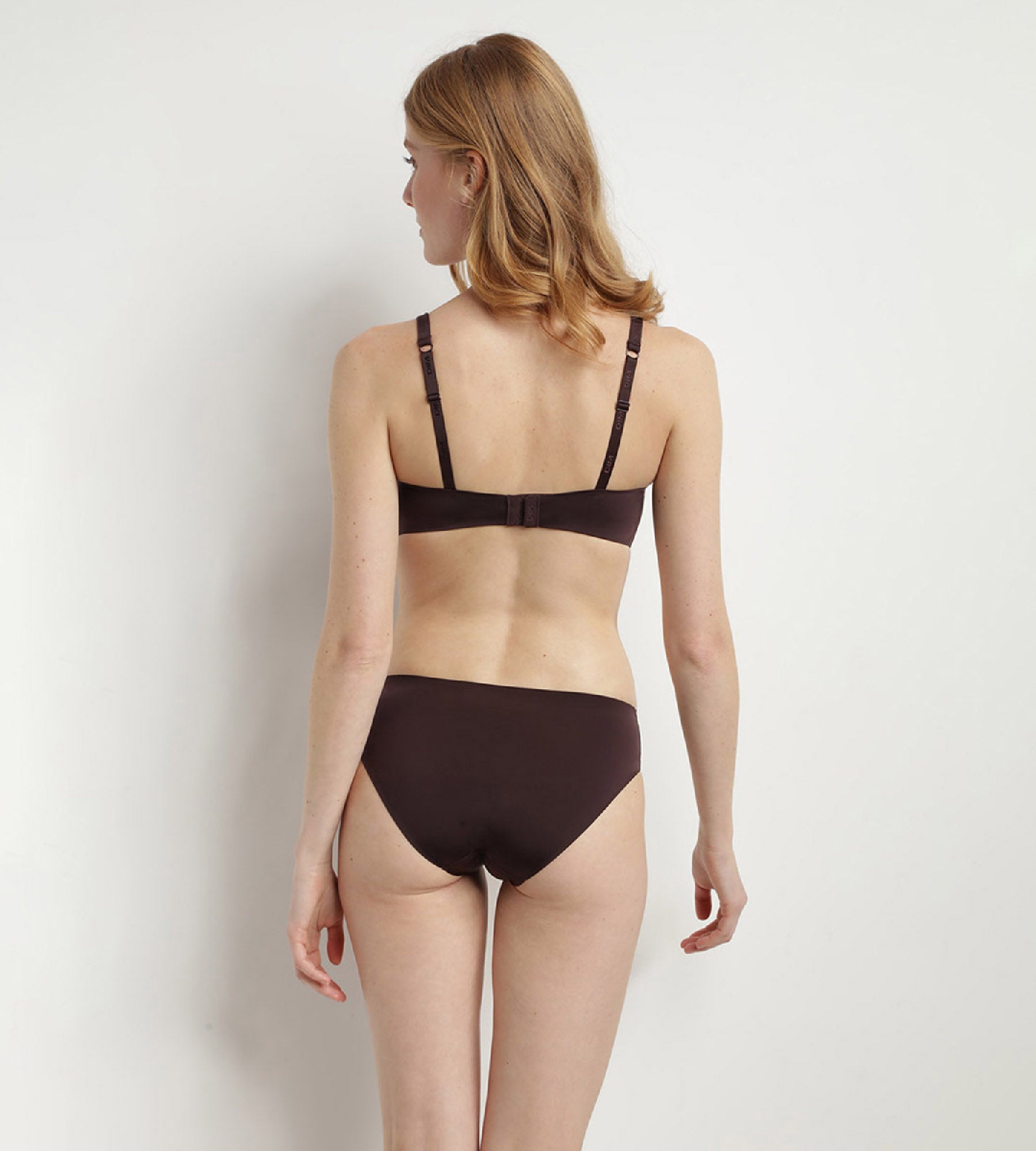 DIM Dunkelbrauner Push-up-BH ohne Bügel – InvisiFree