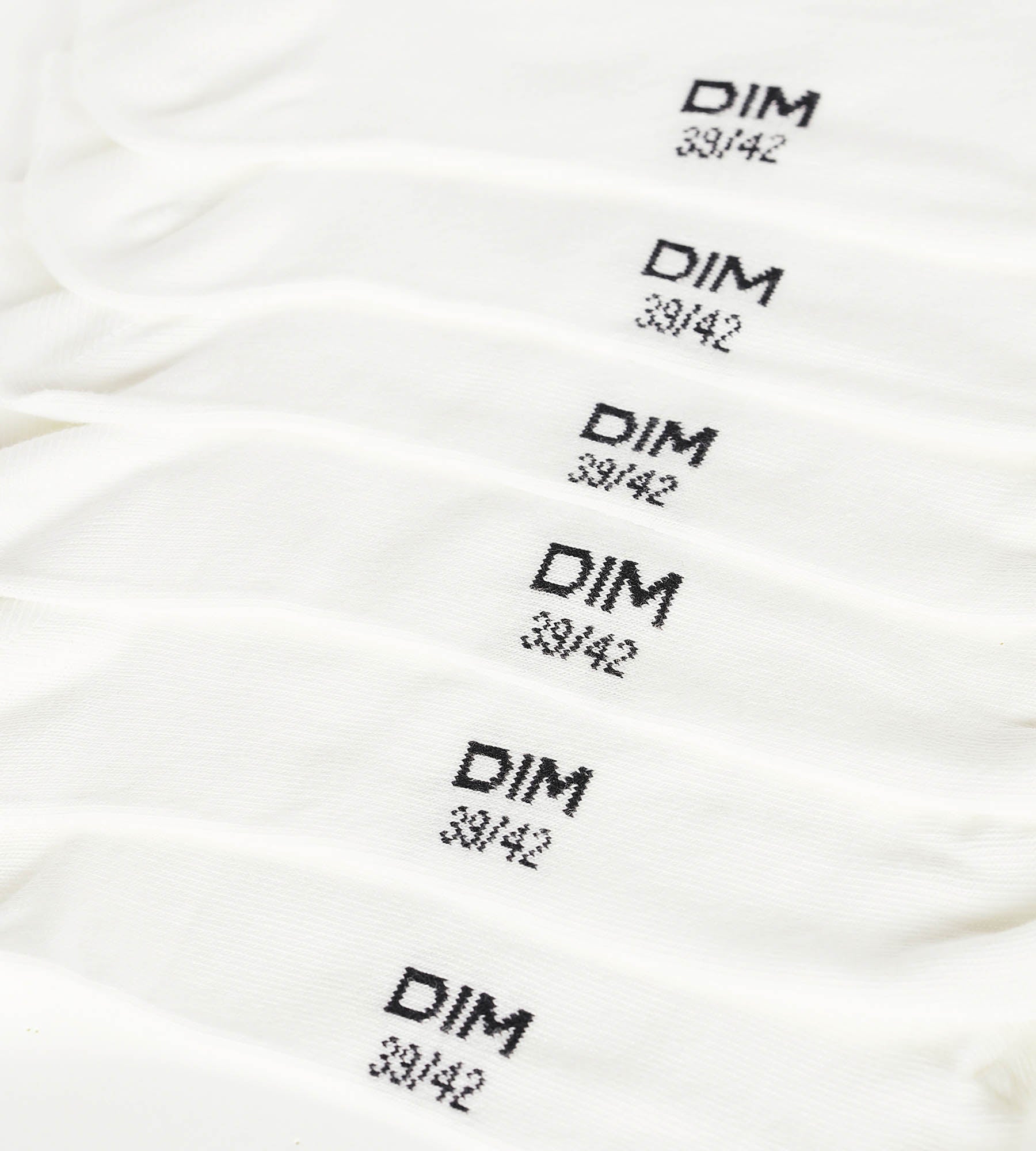 DIM Packung mit 3 Paar kurzen Damensocken White Dim Cotton
