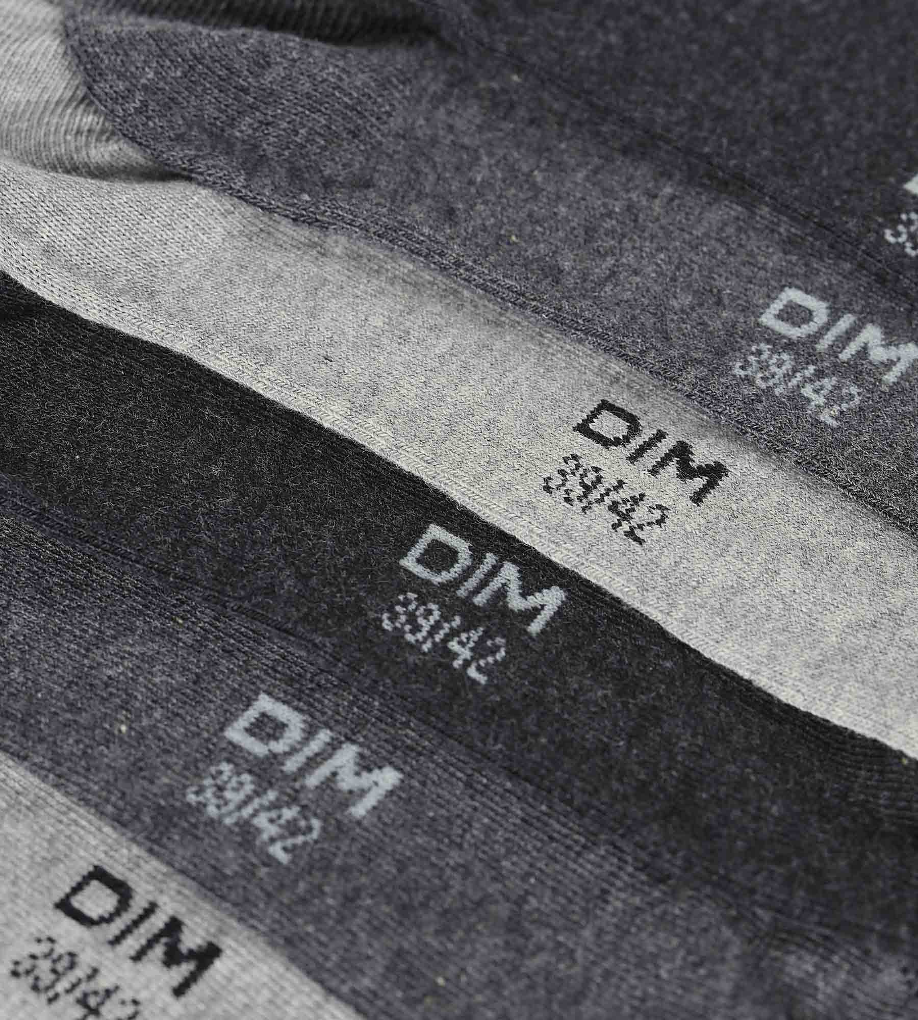 DIM Packung mit 3 Paar kurzen Damensocken aus anthrazitgrauer Dim-Baumwolle