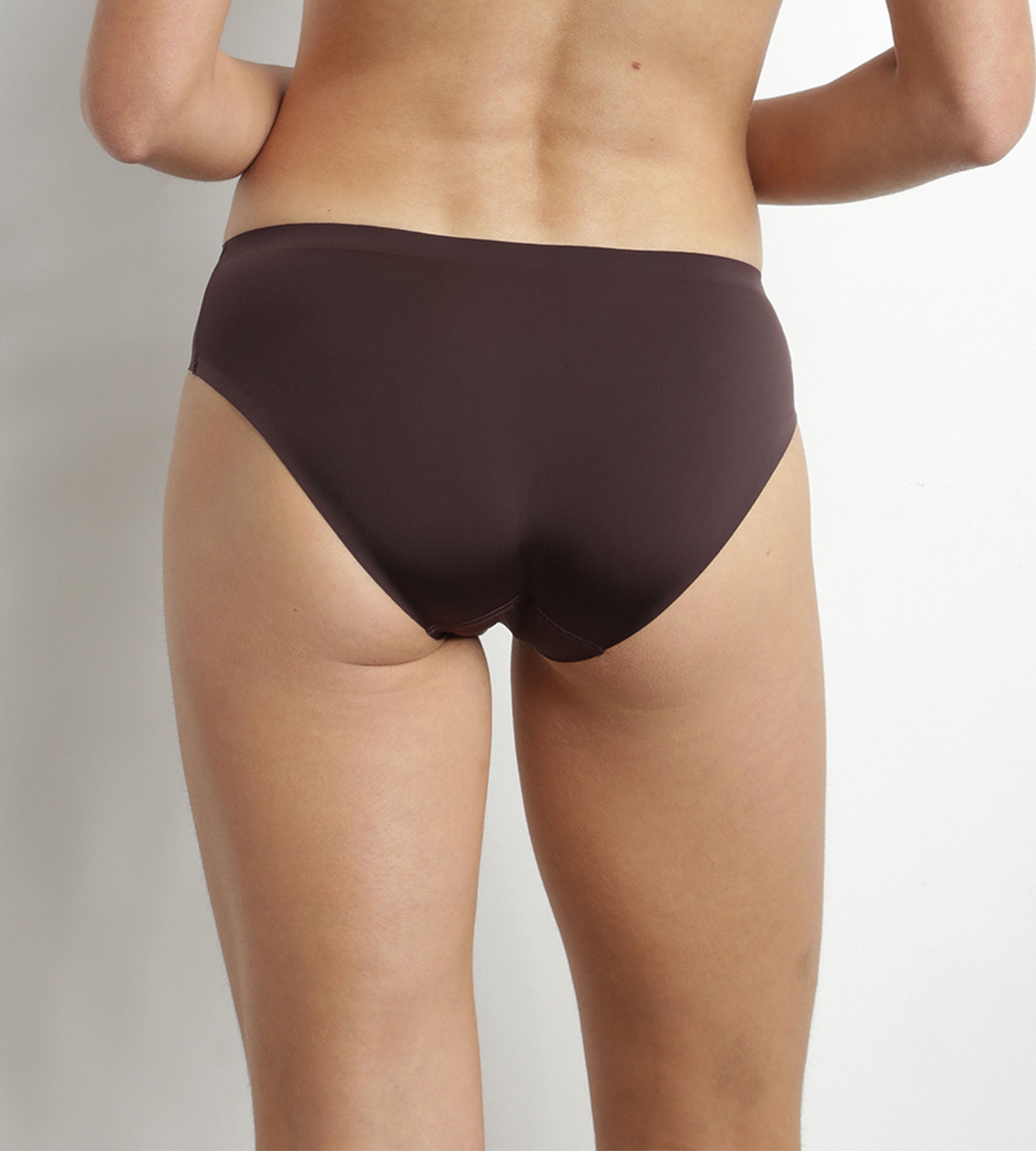 DIM Dunkelbrauner Slip aus Mikrofaser - InvisiFree