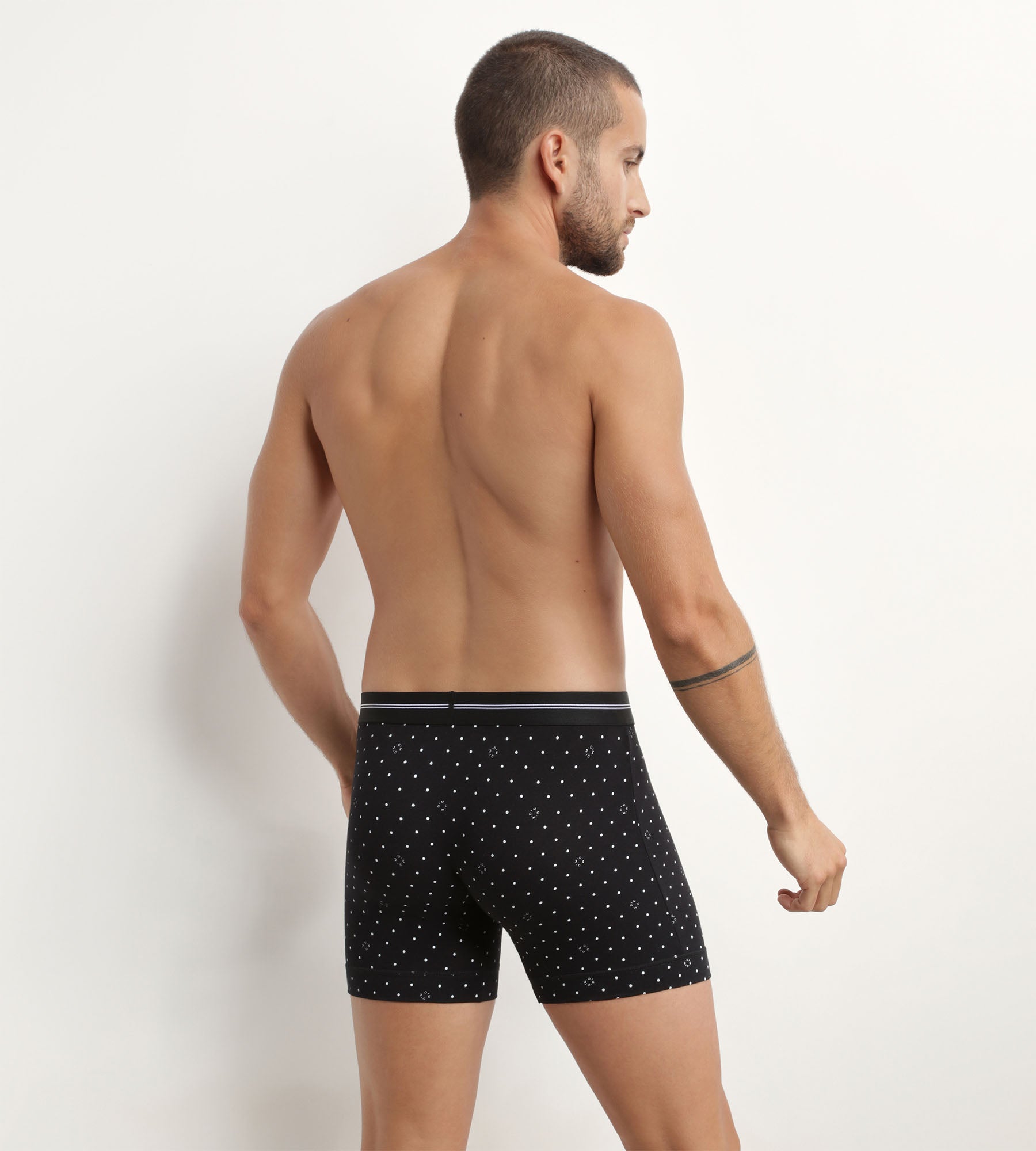 DIM Schwarze Boxershorts aus Mikrofaser mit Logo-Print - Icons Essentiel
