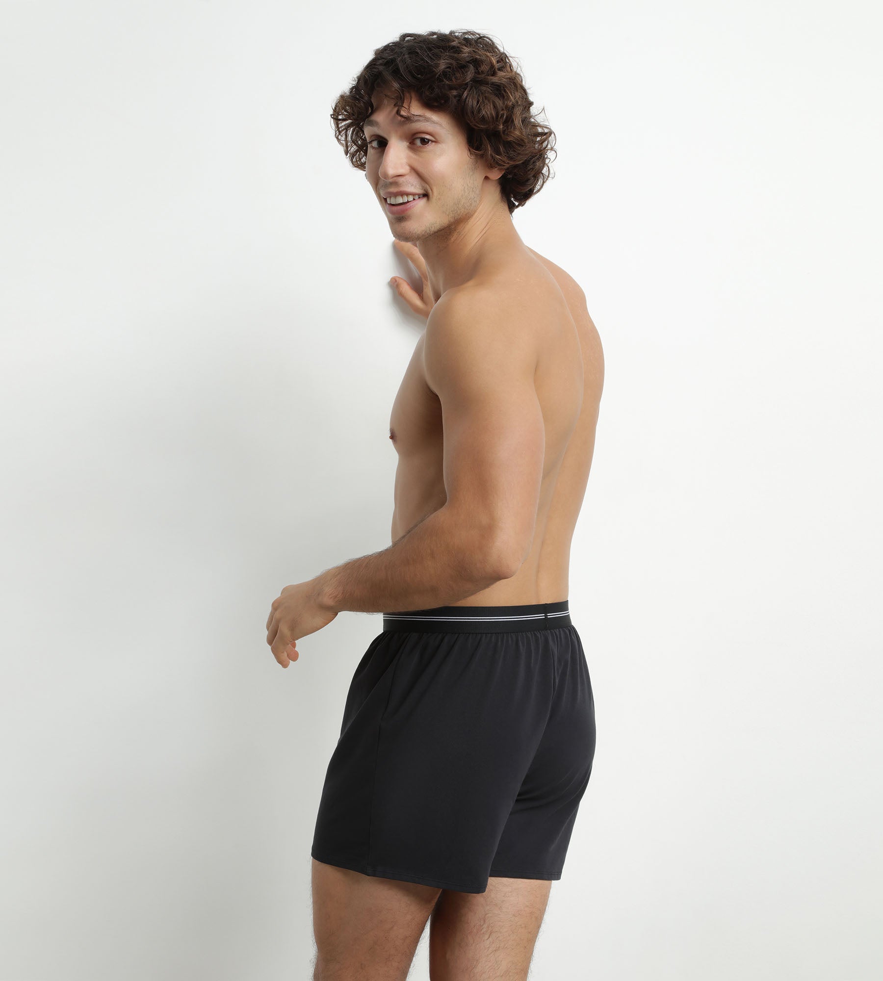 DIM Weite schwarze Boxershorts aus Baumwolle mit Logo-Print - Icons Essentiel