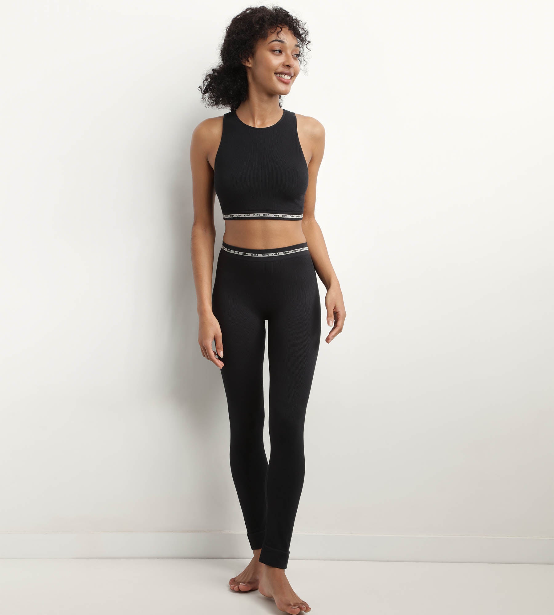 DIM Schwarze nahtlose Damenleggings aus weichem Rippstrick - Icons Seamless