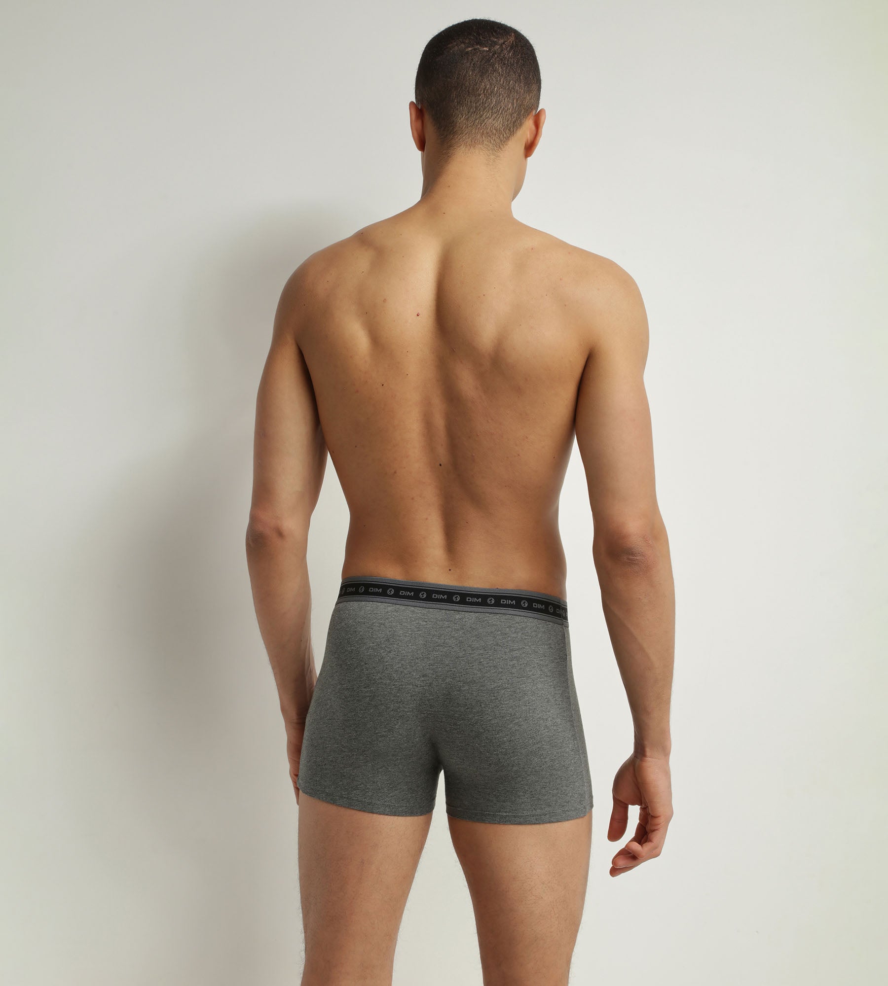 DIM 3er-Pack Herren-Boxershorts aus Bio-Baumwolle in Schwarz, Anthrazit und Grün. Dim Good