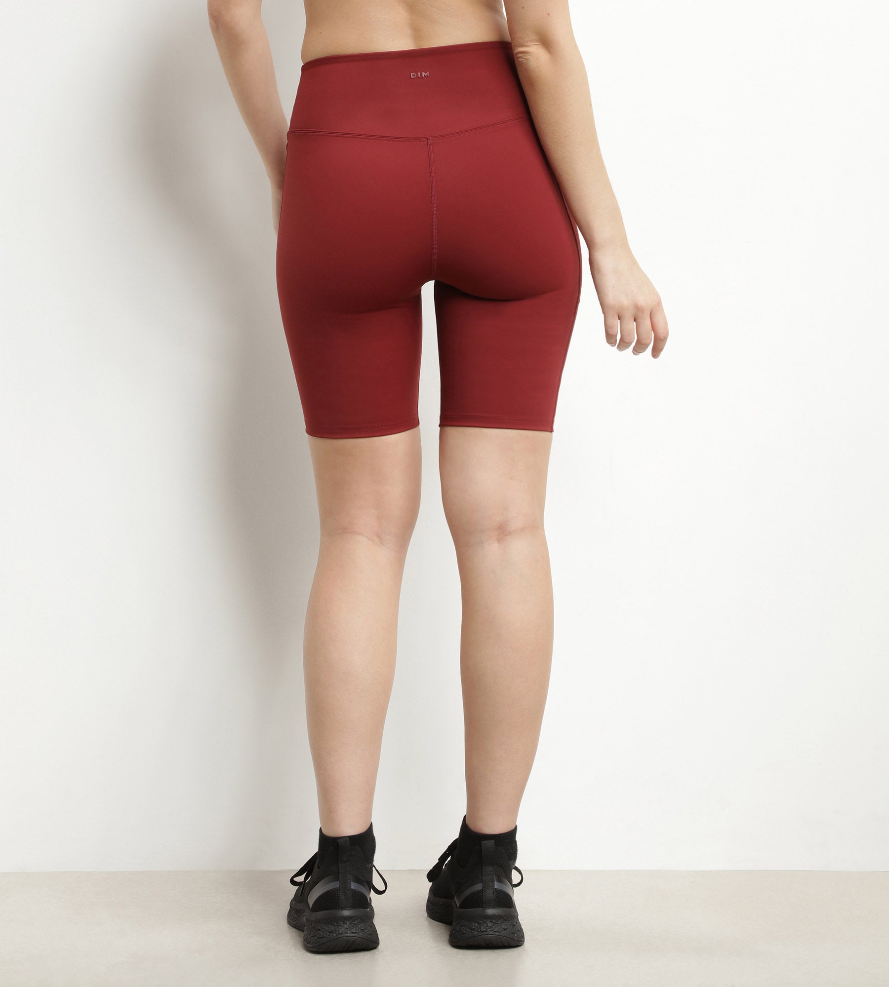 DIM Damen-Sport-Radlerhose aus formender Mikrofaser Burgunder Dim Move