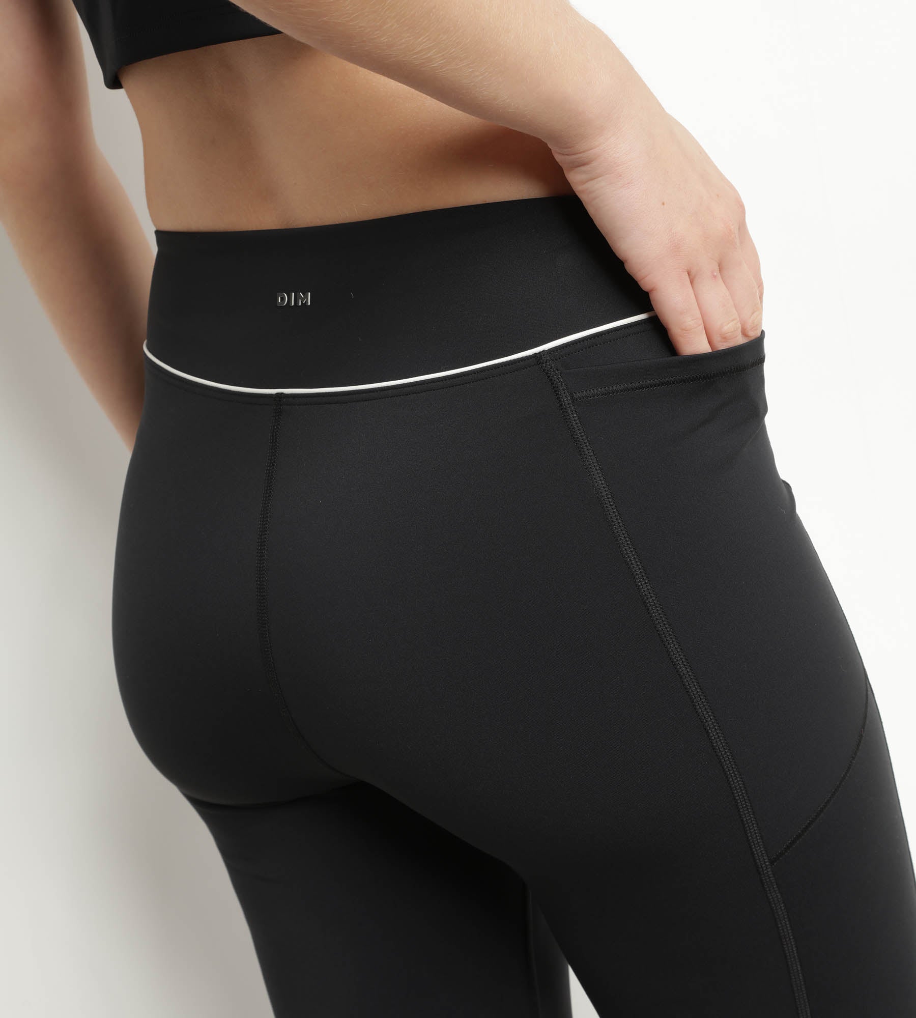 DIM Kurze Sportleggings für Damen aus schwarzer Mikrofaser Dim Move