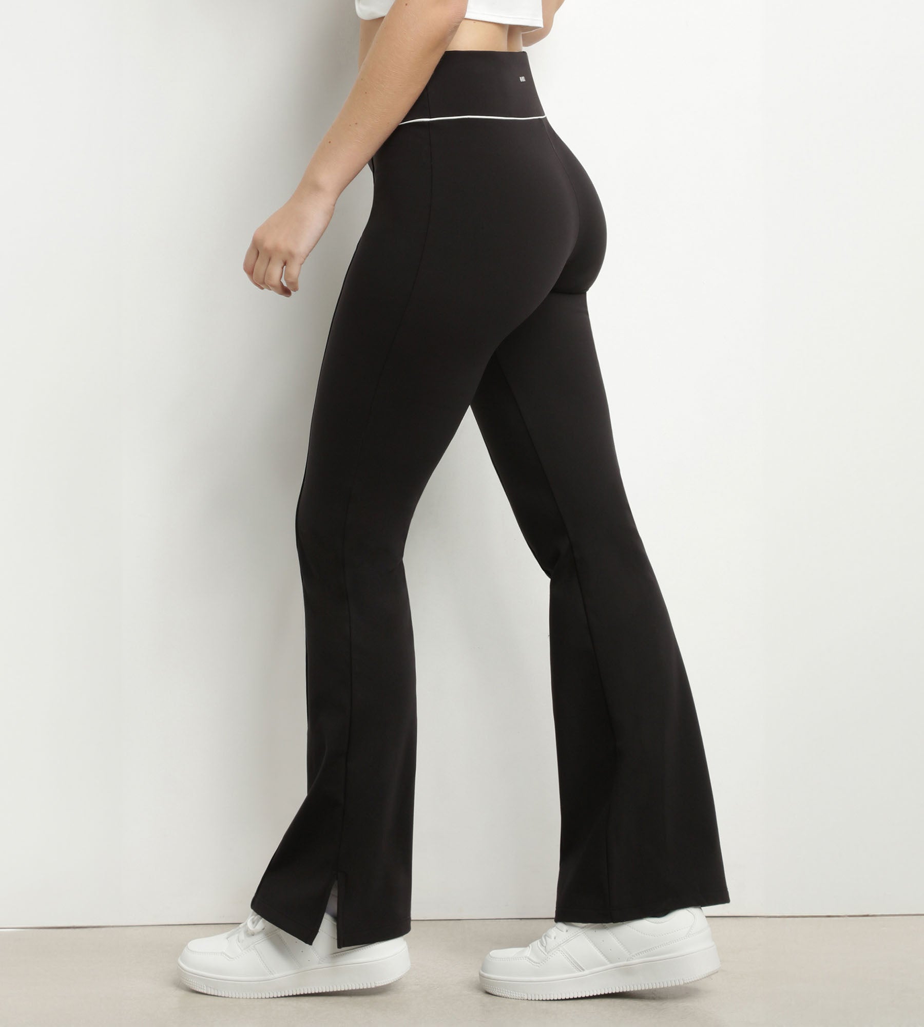 DIM Ausgestellte Damen-Sporthose aus Stretch-Jersey Black Dim Move