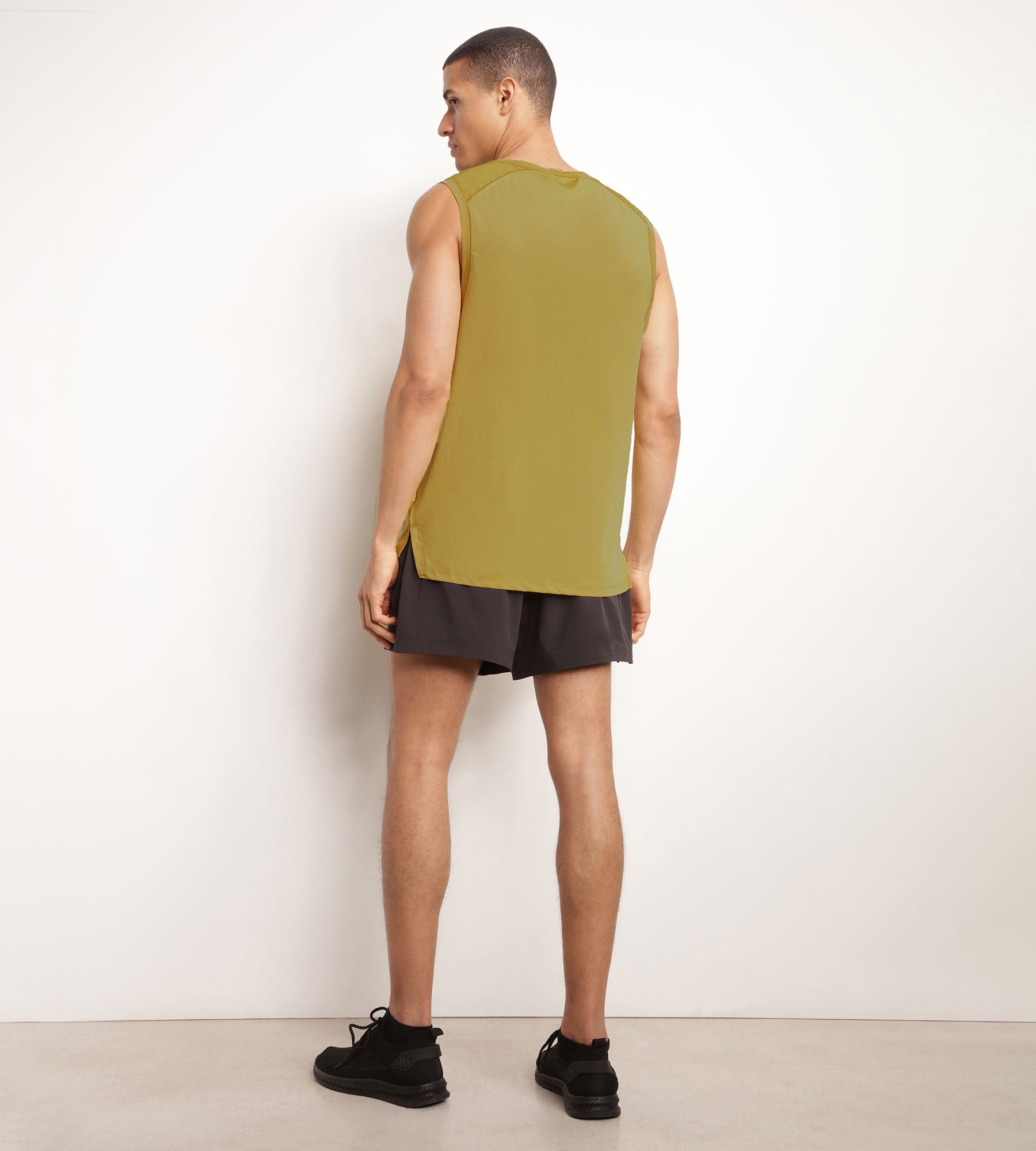 DIM Sport-Tanktop für Herren aus atmungsaktivem Material Olive Dim Move