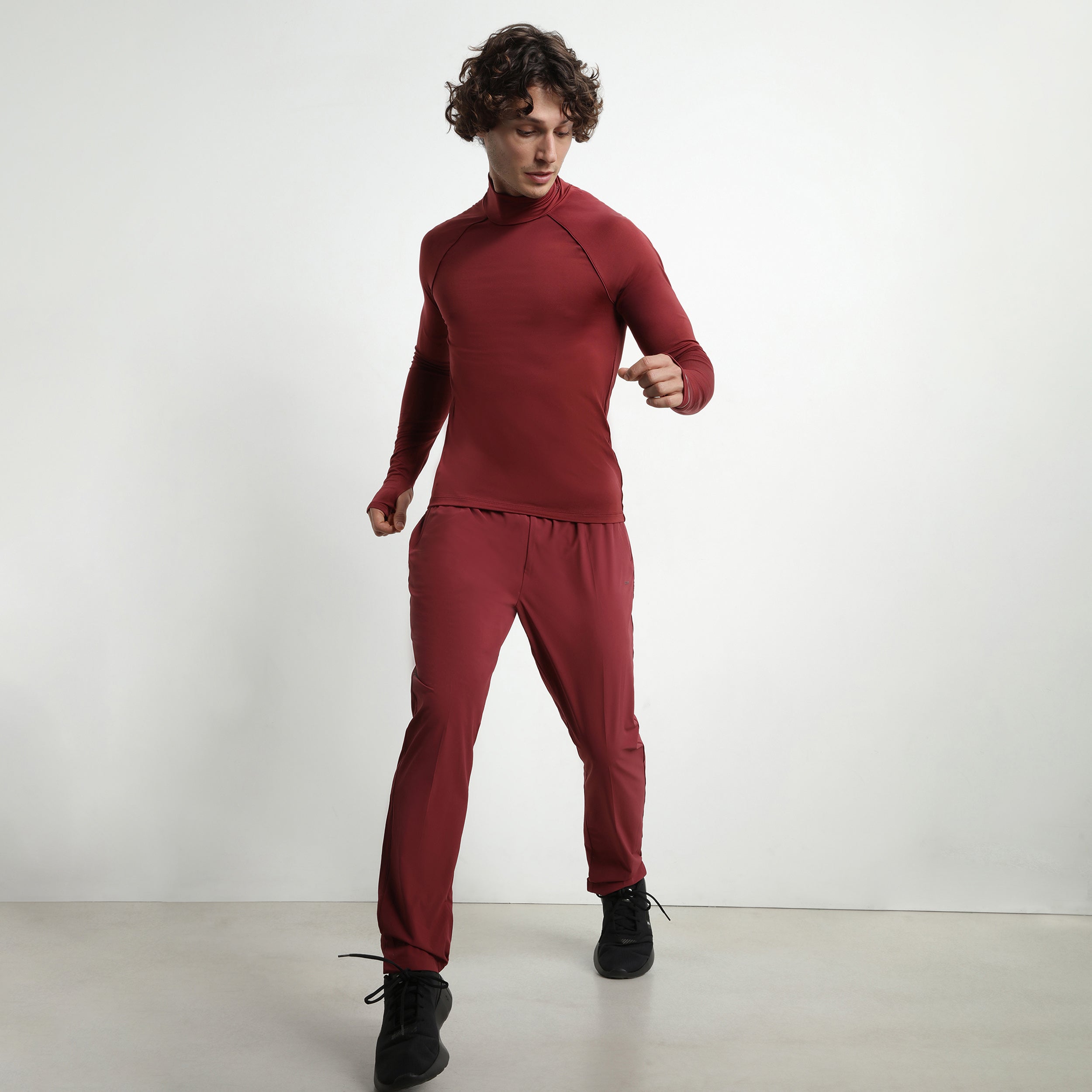 DIM Dim Move Chino-Sporthose für Herren aus Stretch-Jersey in Bordeaux