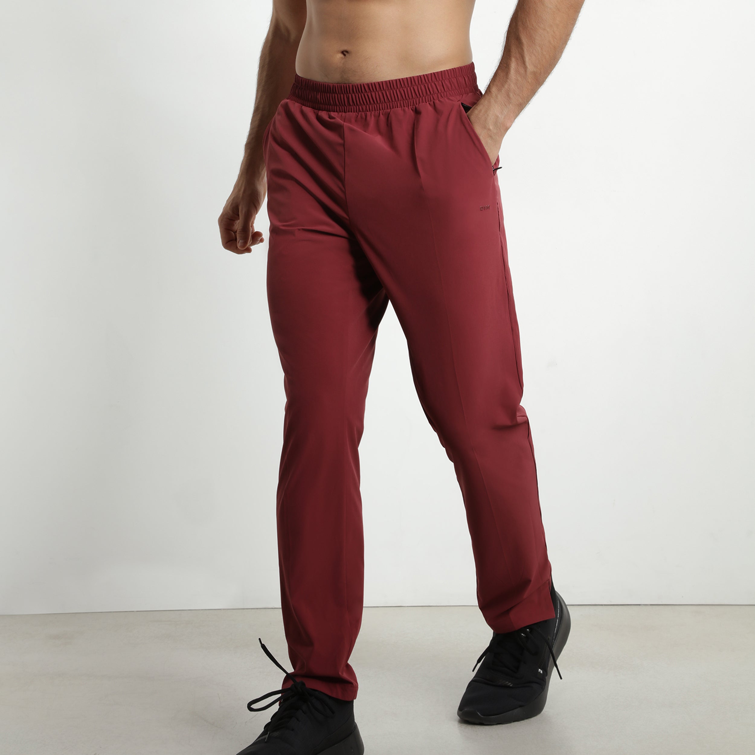 DIM Dim Move Chino-Sporthose für Herren aus Stretch-Jersey in Bordeaux