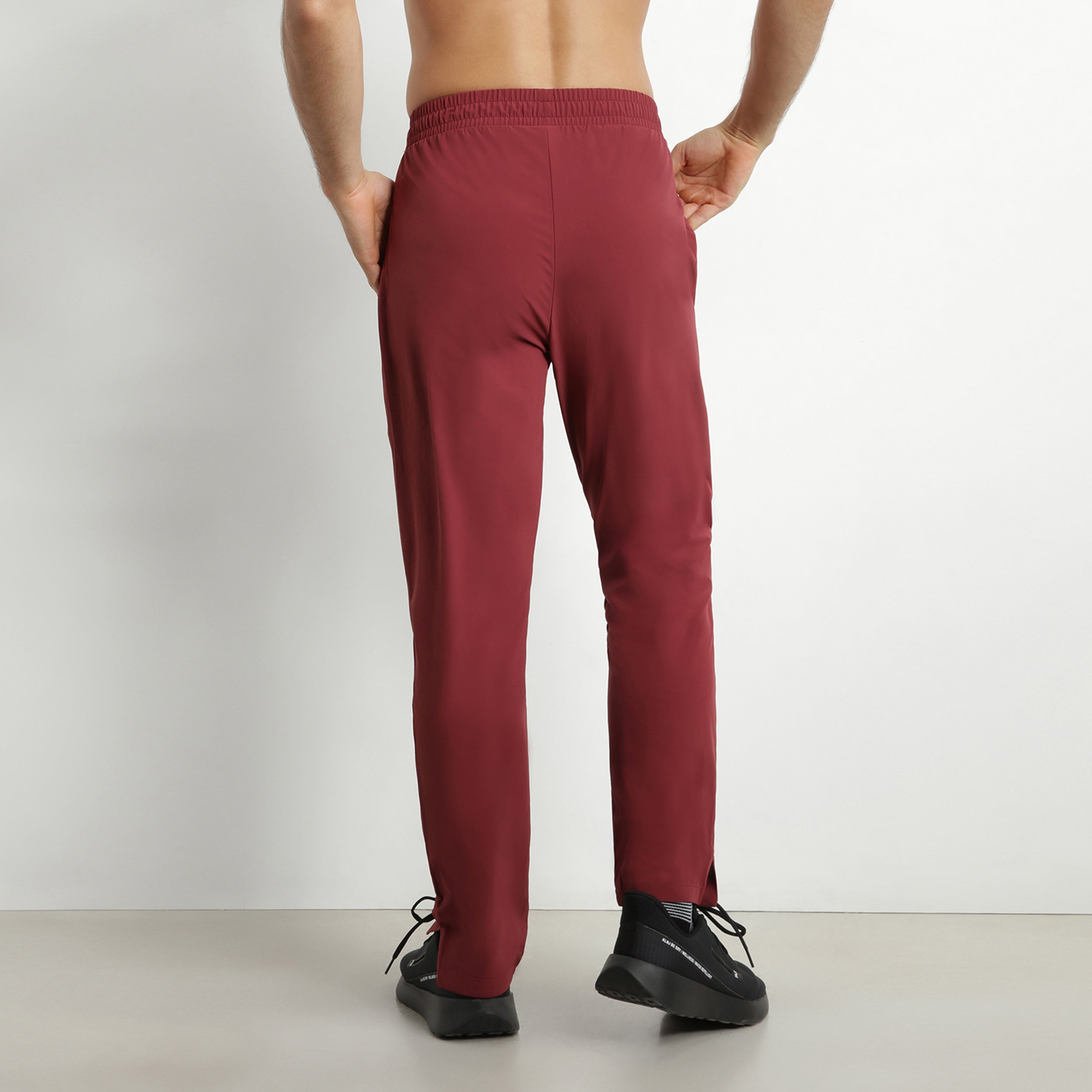DIM Dim Move Chino-Sporthose für Herren aus Stretch-Jersey in Bordeaux