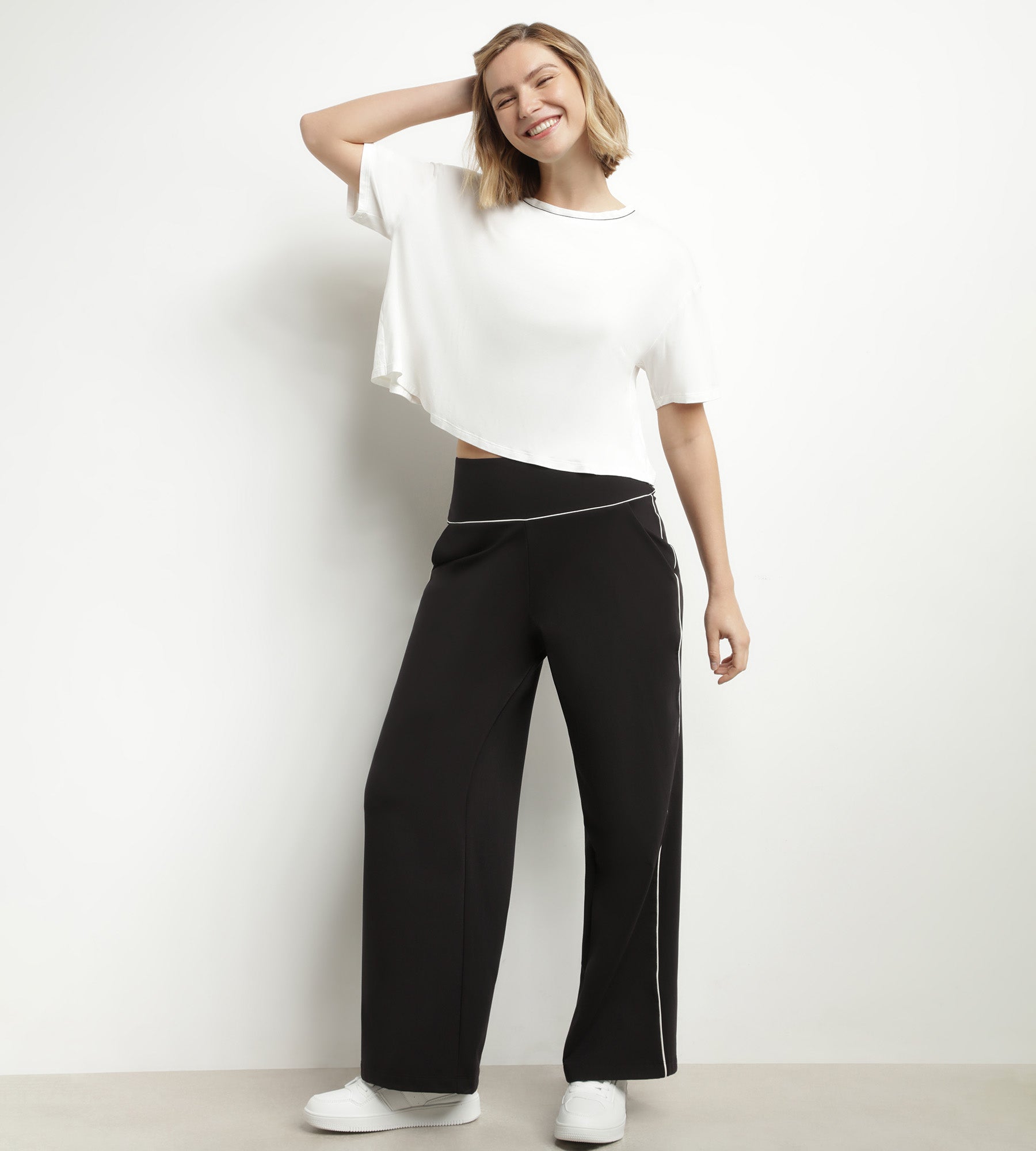 DIM Sport-T-Shirt für Damen mit offenem Rücken aus ungebleichter Viskose Dim Move
