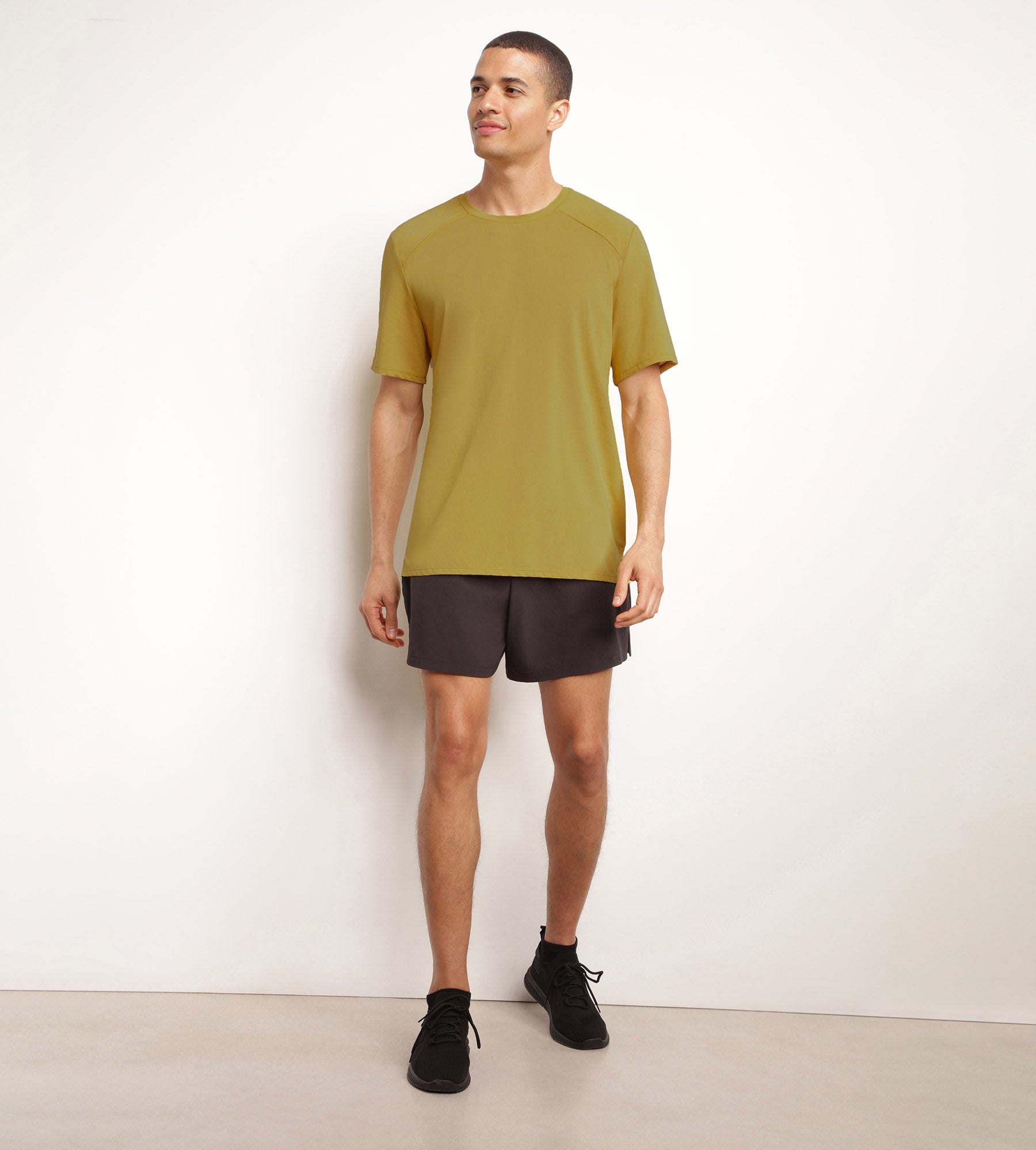 DIM Herren-Sport-T-Shirt aus atmungsaktivem Olive Dim Move-Stoff