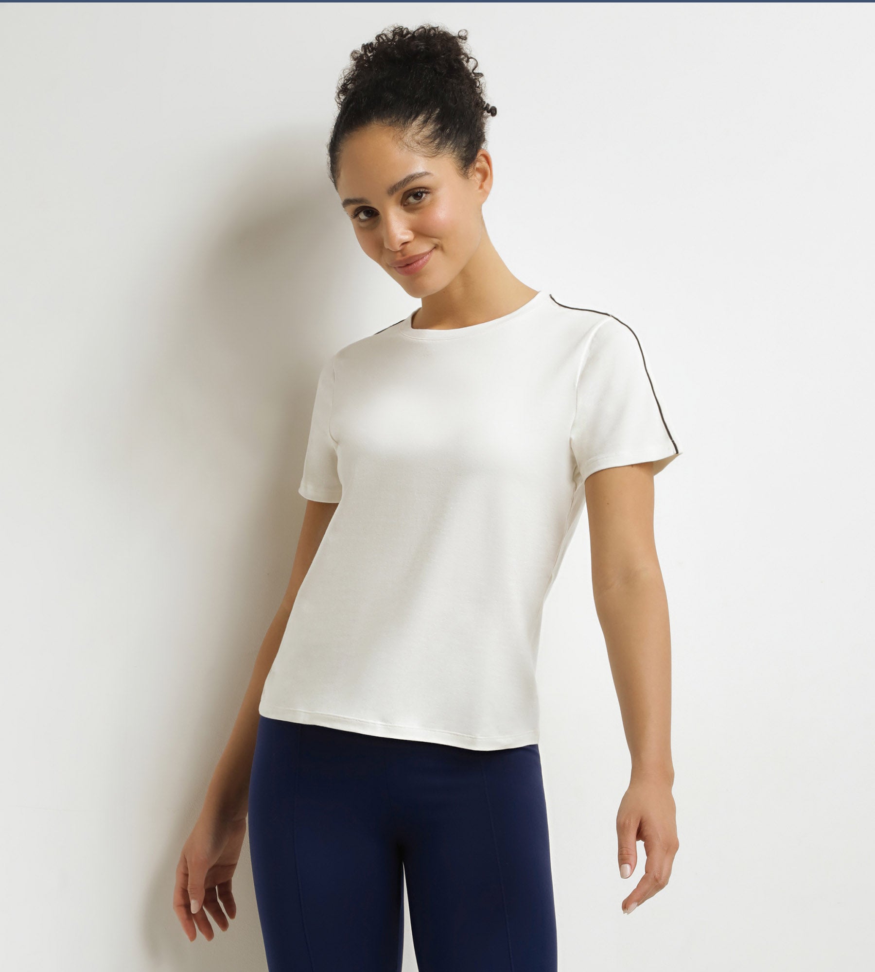 DIM Dim Move thermoregulierendes Damen-Sport-T-Shirt aus Jersey in Ecru