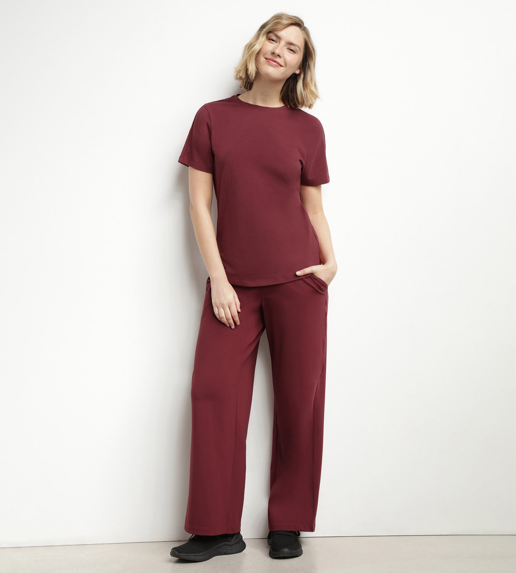 DIM Thermoregulierendes Sport-T-Shirt für Damen aus Bordeaux-Dim-Move-Jersey
