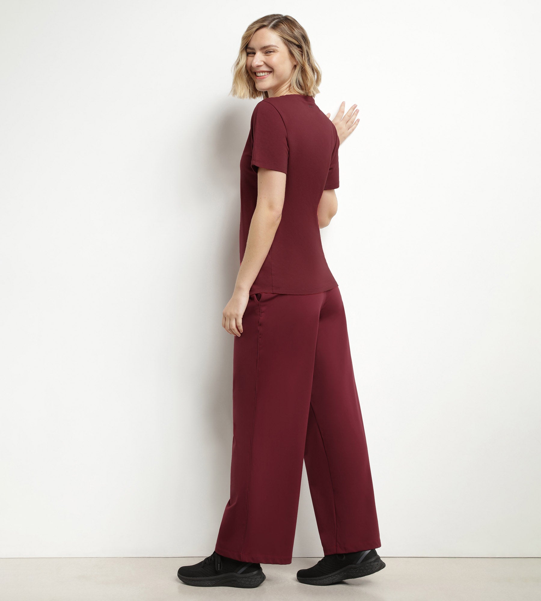 DIM Thermoregulierendes Sport-T-Shirt für Damen aus Bordeaux-Dim-Move-Jersey