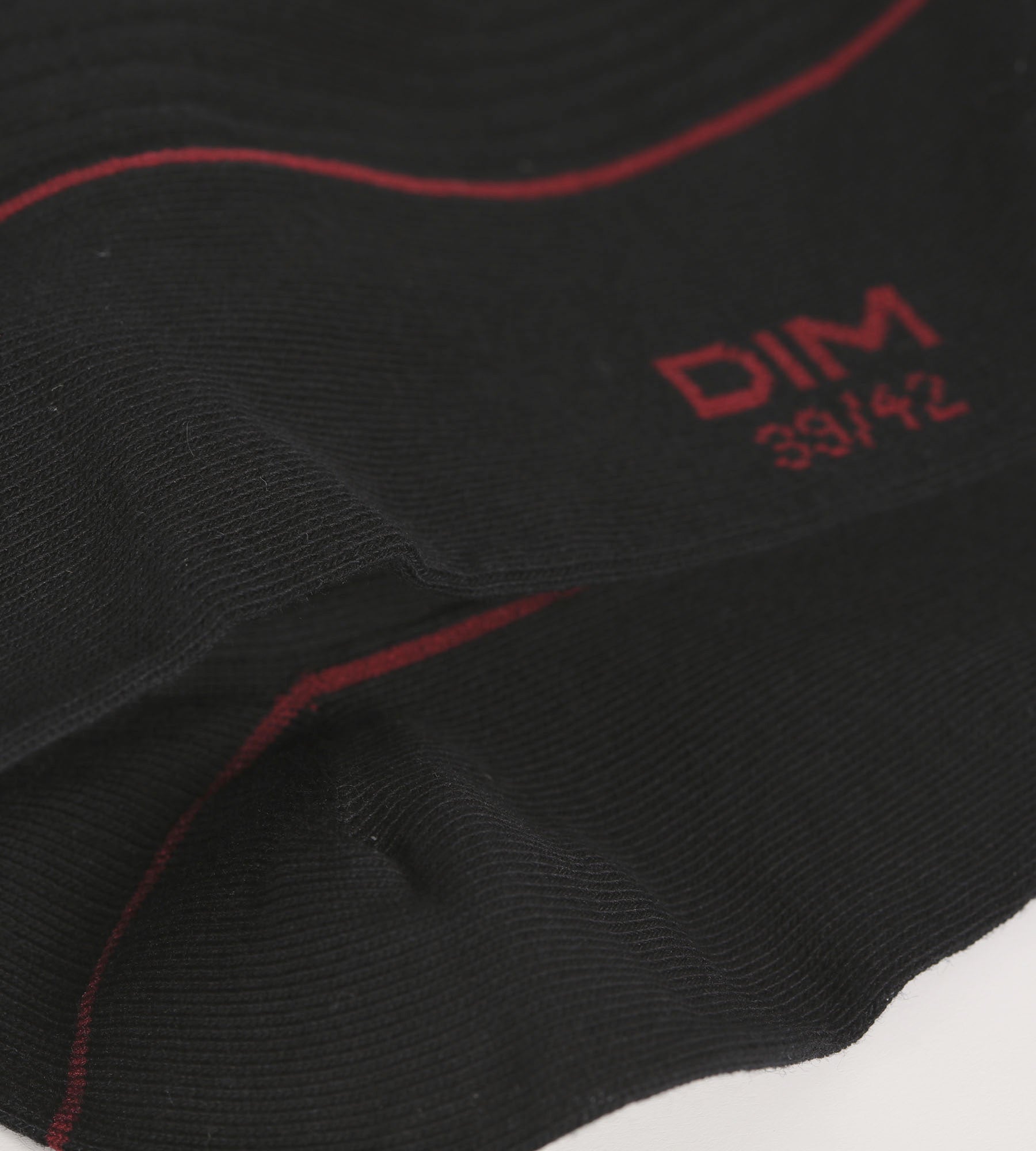 DIM Schwarze Herrensocken aus gerippter Baumwolle mit buntem Rand - Dim Mode