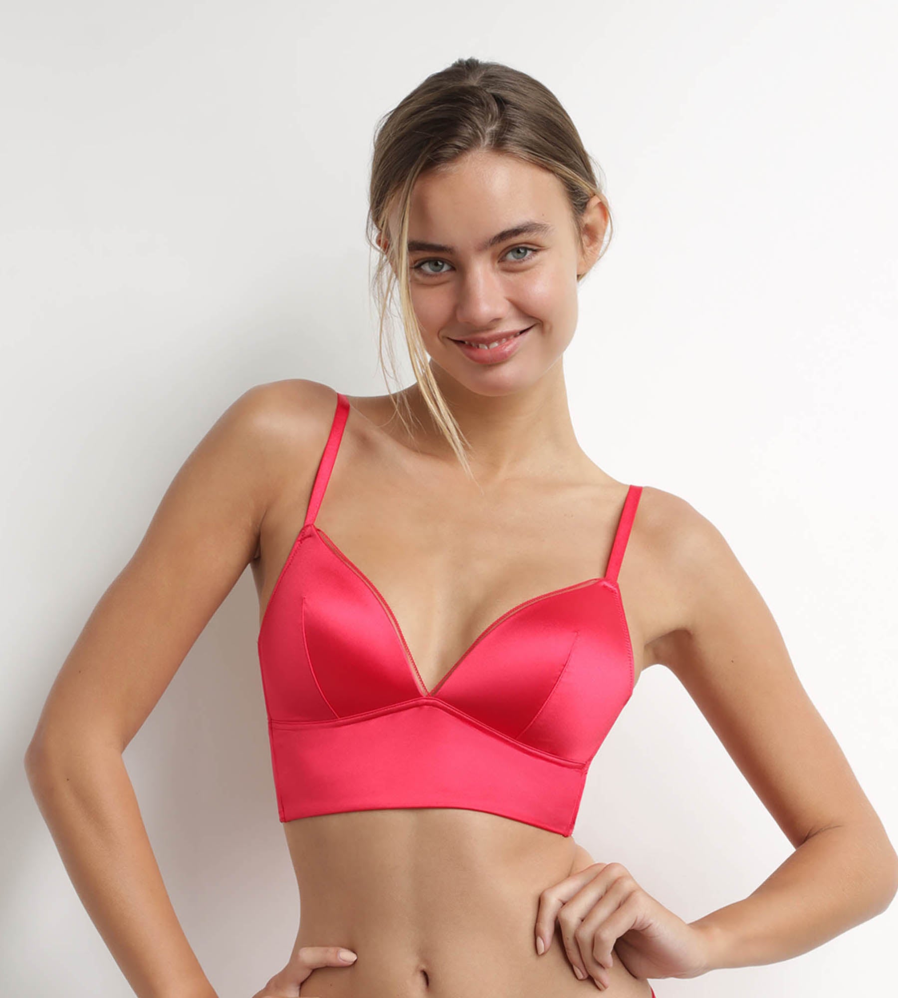 DIM Triangel-BH mit Push-up-Effekt aus satinierter Mikrofaser in Rot - Dim Chéri