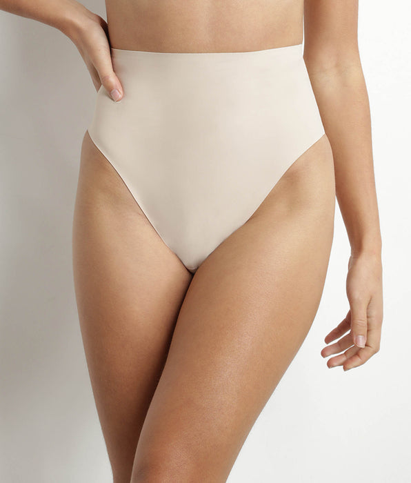 DIM Hautfarbener nahtloser Shaping-String für Damen mit hohem Bund – DIM Silhouette Invisible