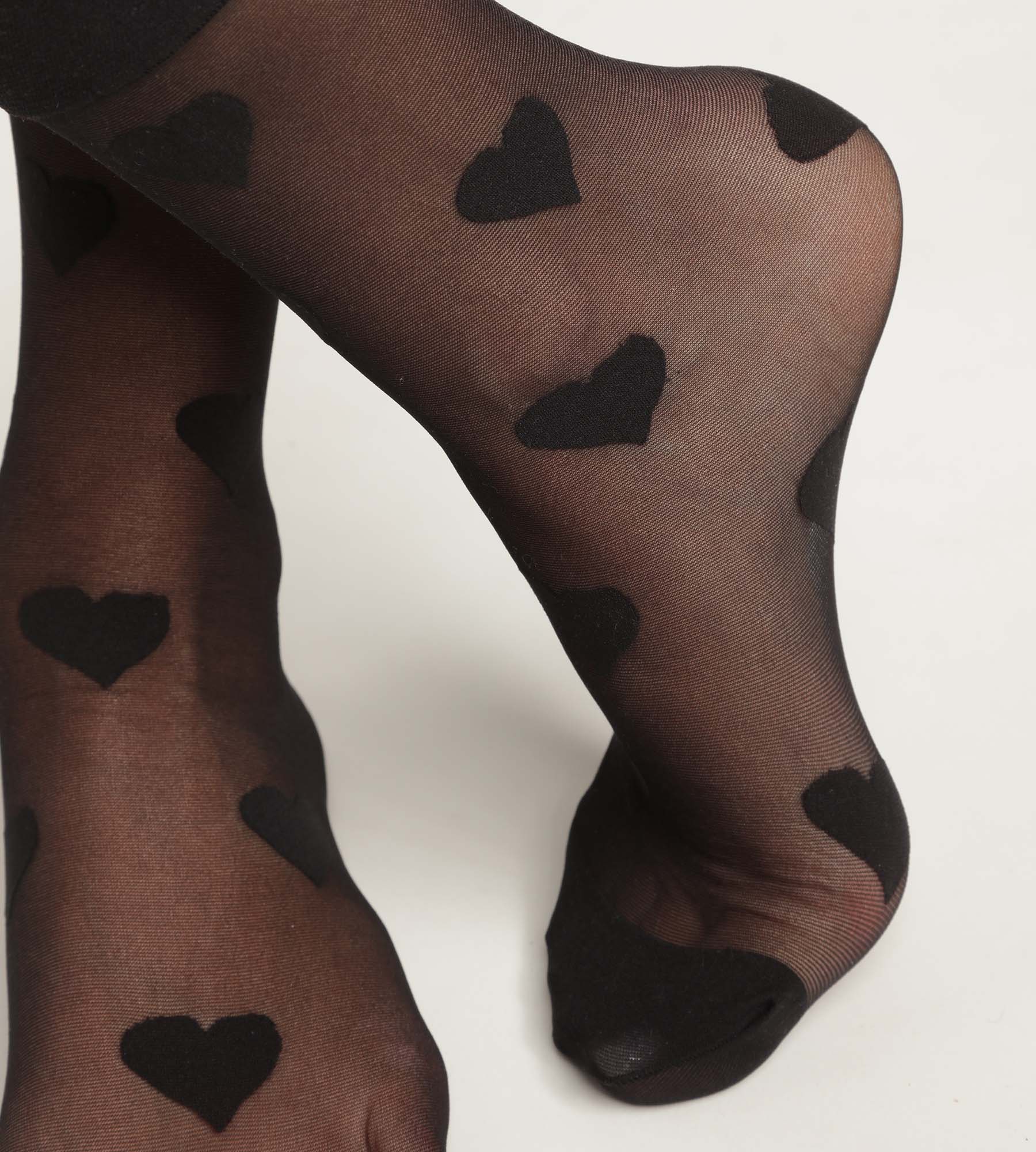 DIM Schwarze Söckchen aus transparentem Schleier mit Herzmotiven- DIM Style