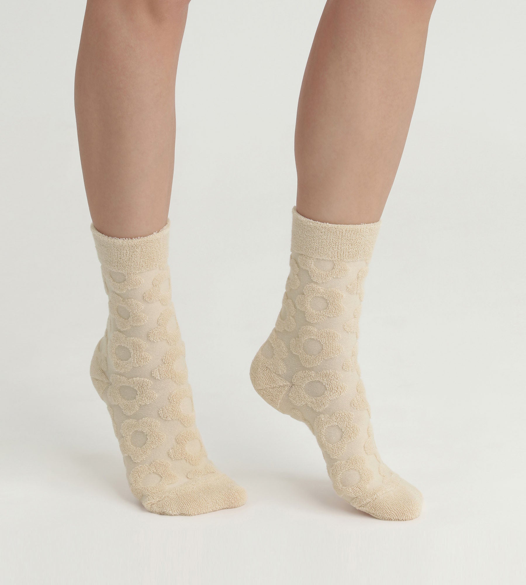 DIM Socken für Frauen Frottee Creme mit Blumen Dim Mode