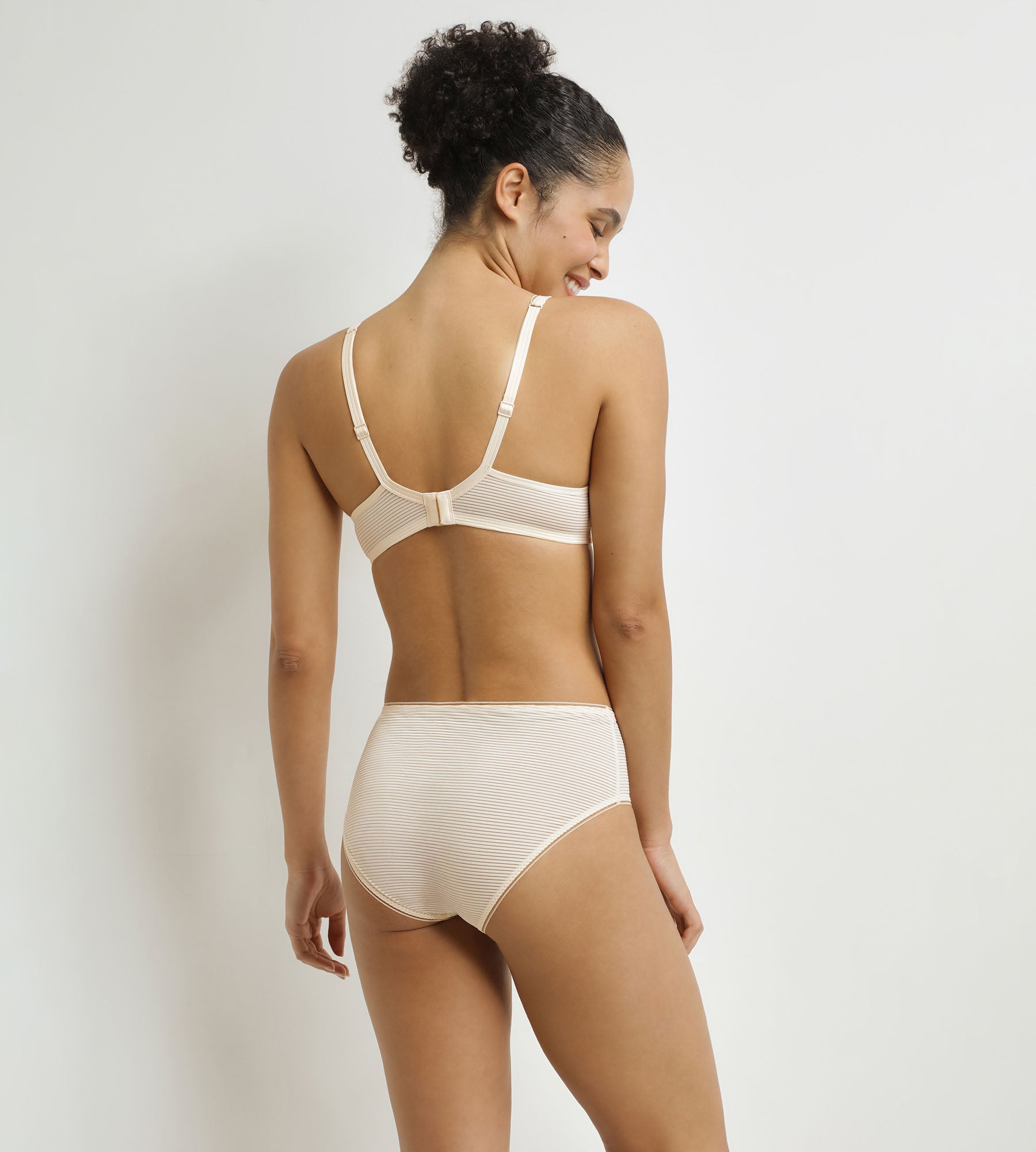 DIM Macadamia Dim x Ines de La Fressange verschachtelter BH