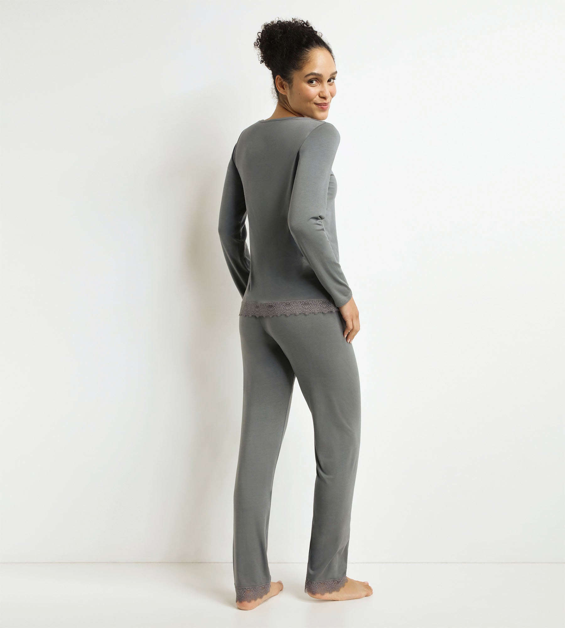 DIM Damenpyjama Hose Grau mit Spitze Don't Disturb