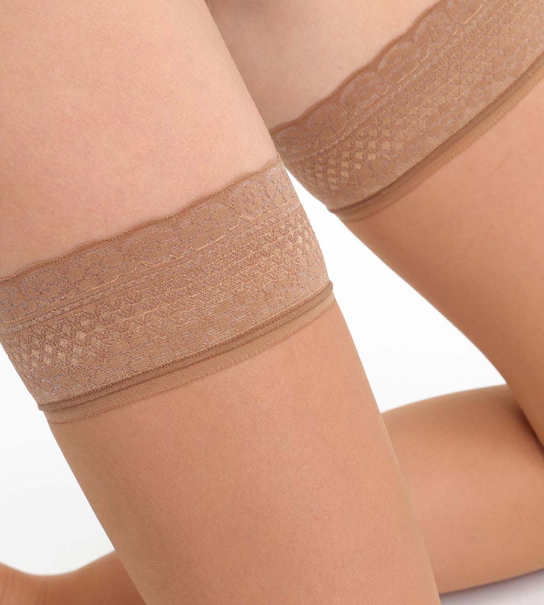 DIM Zimtfarbene transparente Strümpfe 20D - DIM Up Beauty Resist