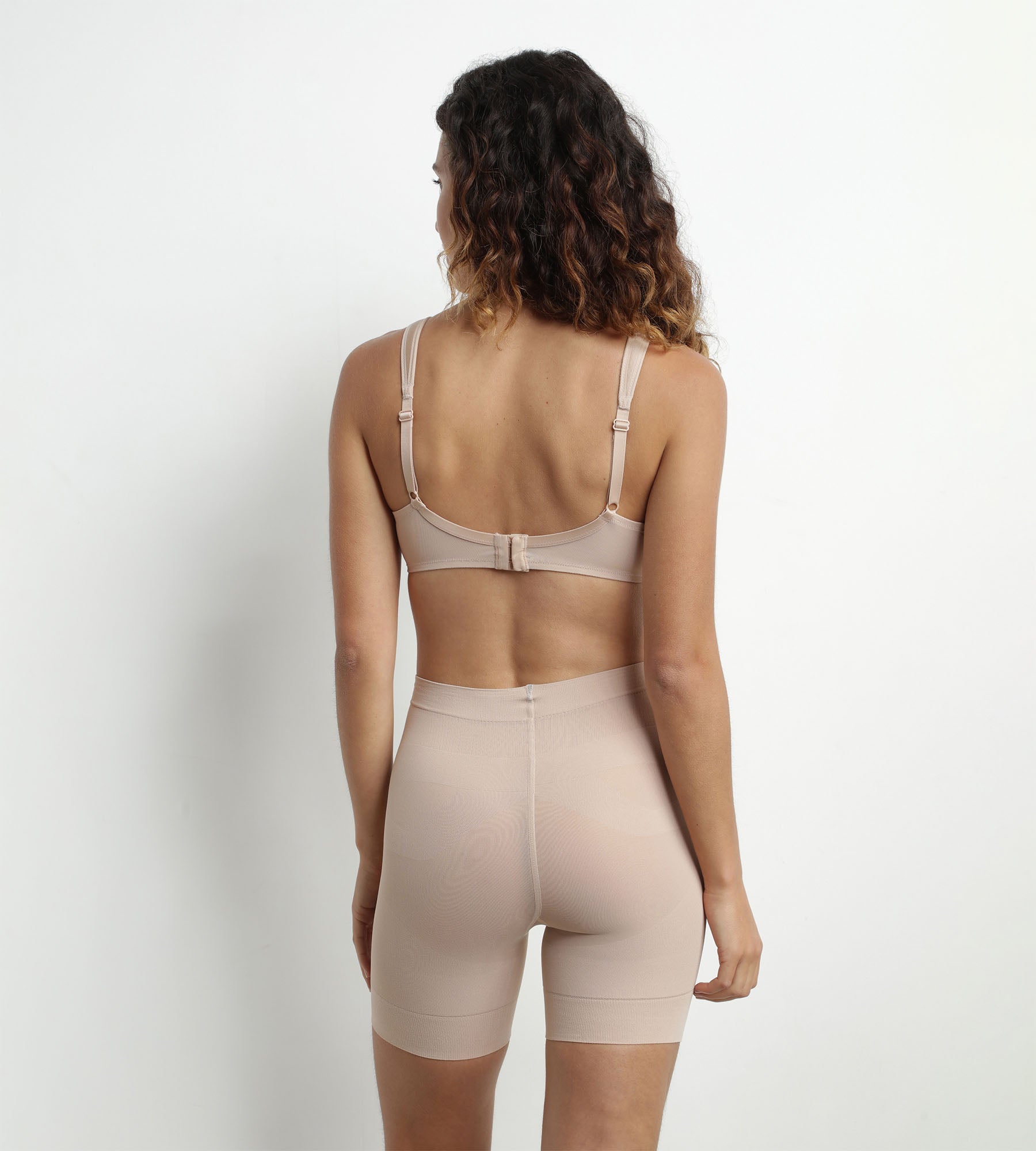 DIM Nudefarbener Minimizer-BH mit Bügel - Generous Minimizer