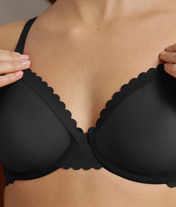DIM Halbschalen-BH aus Tüll Schwarz Dim Body Touch Cheeky