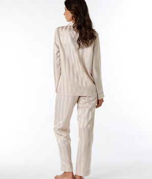 Langer Pyjama-Set aus mandelfarbenem Satin