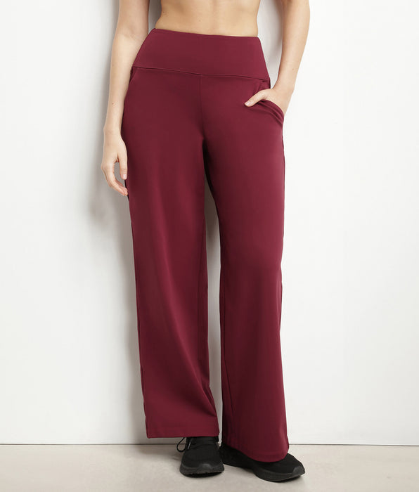 DIM Damen-Sporthose mit weitem Bein aus bordeauxfarbenem Stretch-Jersey Dim Move