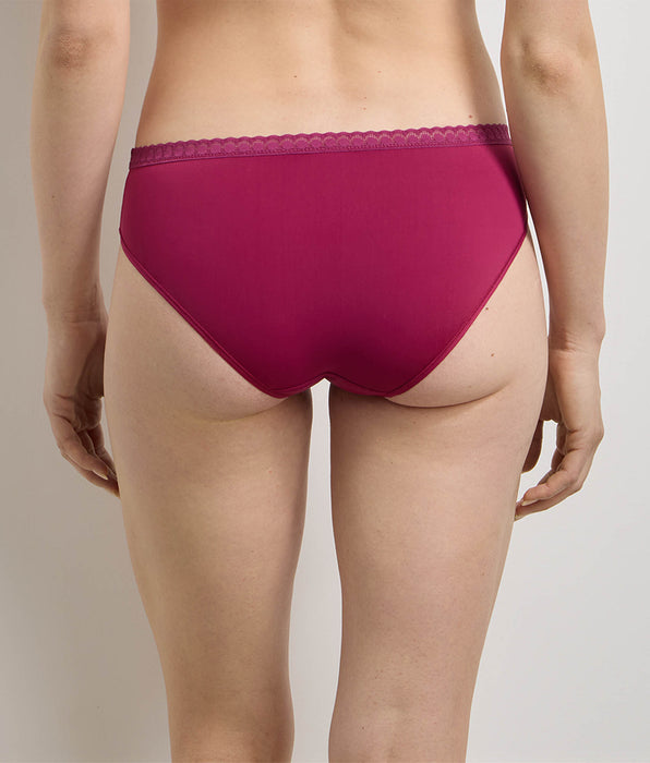 DIM Daily Micro Slip in intensivem Himbeerrot