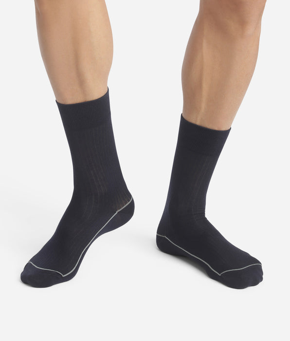 DIM Mitternachtsblaue Herrensocken aus gerippter Baumwolle mit farbigem Rand - Dim Mode





