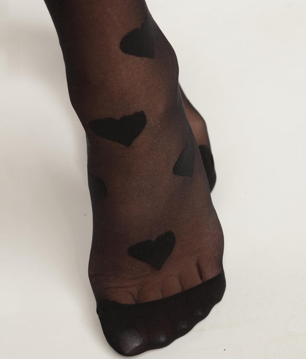 DIM Schwarze Söckchen aus transparentem Schleier mit Herzmotiven- DIM Style