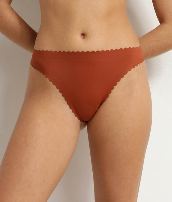 DIM Damen-String „Brun Cannelle” aus Mikrofaser von Dim Body Touch