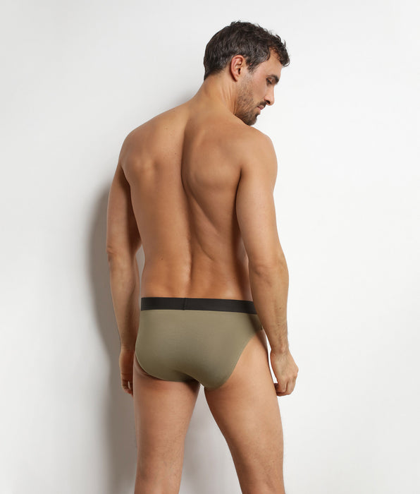 DIM 3er-Pack Herren-Slips aus Baumwolle in Schwarz, Khaki und Rot von Pur Confort